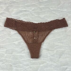 Pearl by VENUS Lace Thong Panty L